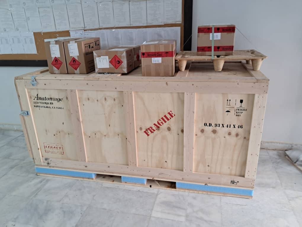 تسليم السبورة الافتراضية وملحقات معمل الأنسجة وعلم الأمراض لكلية الطب البشري صبراتة