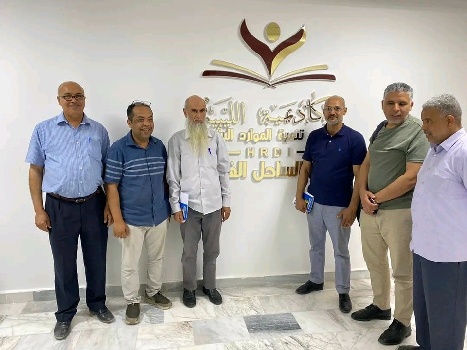 عميد كلية الهندسة صبراتة يبحث سبل تفعيل الشراكة مع الأكاديمية الليبية – الساحل الغربي