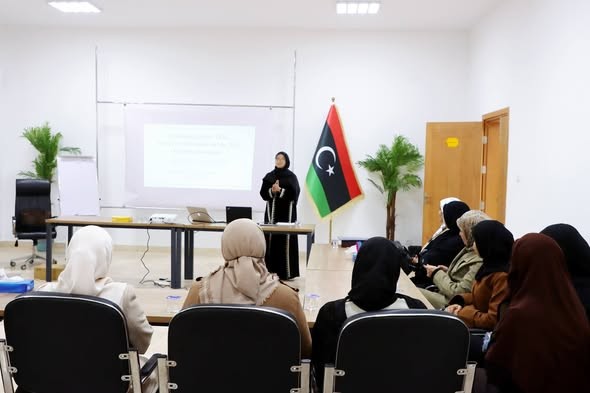 كلية اللغات صرمان تنظم ورشة عمل حول إعداد معلمي اللغة الإنجليزية لمتطلبات القرن الحادي والعشرين